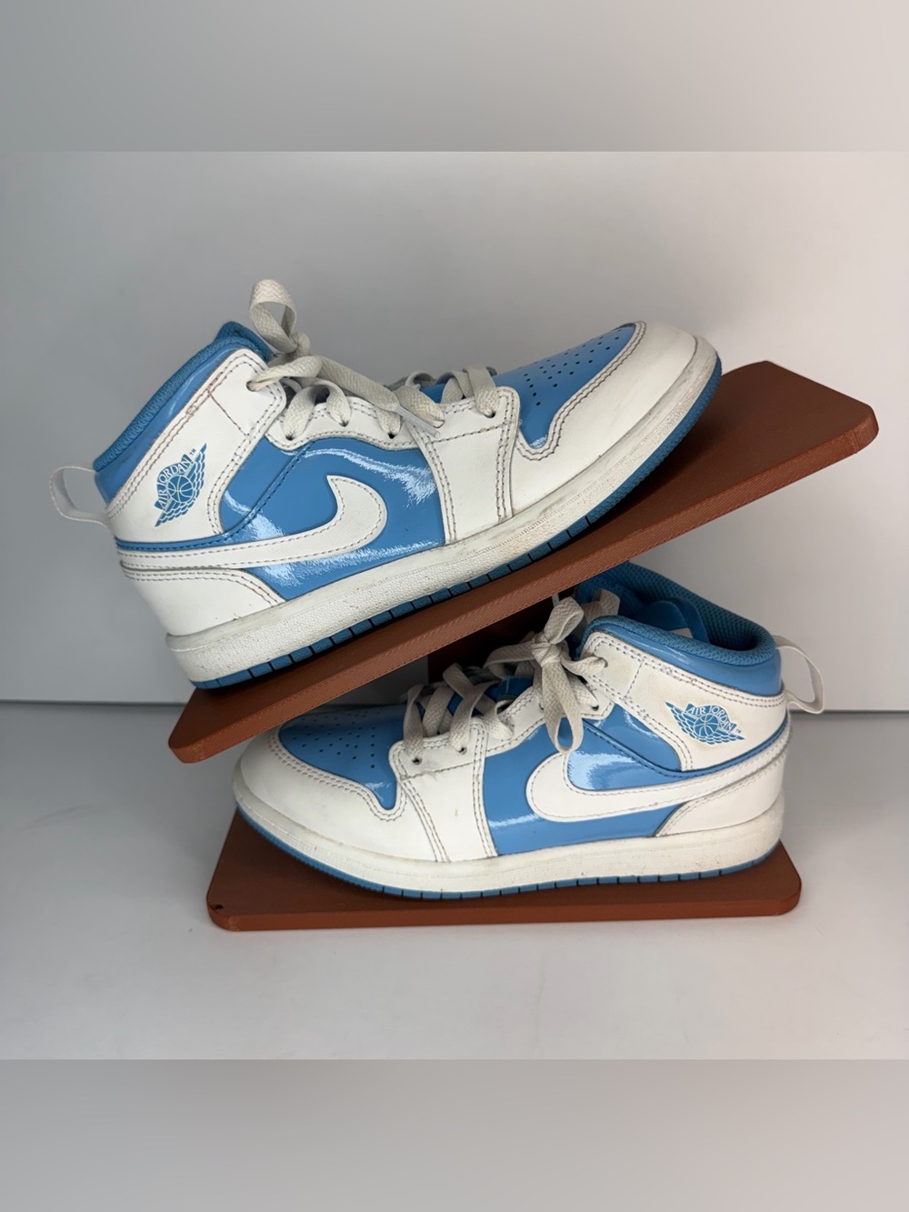 NIKE AIR JORDAN 1 Mid SE "Legend Blue” Size 2.5Y Sneakers Preowned